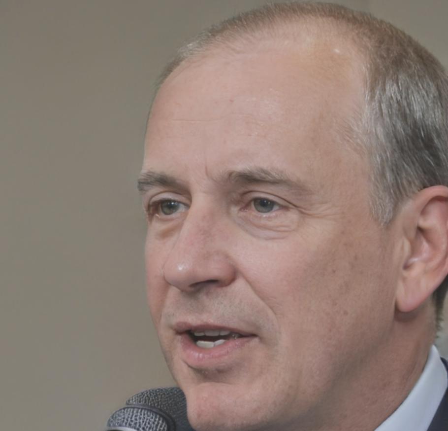 Portrait von Henrik Falkenberg, Experte für Budgetplanung und Finanzcontrolling